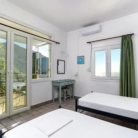 Varagoulis Giannis & Lenas Apartman